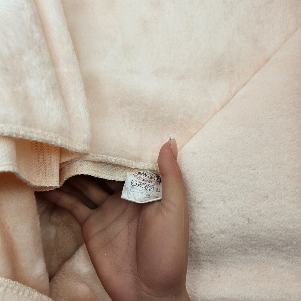 Nina Ricci Blanket - Picture 12 of 16